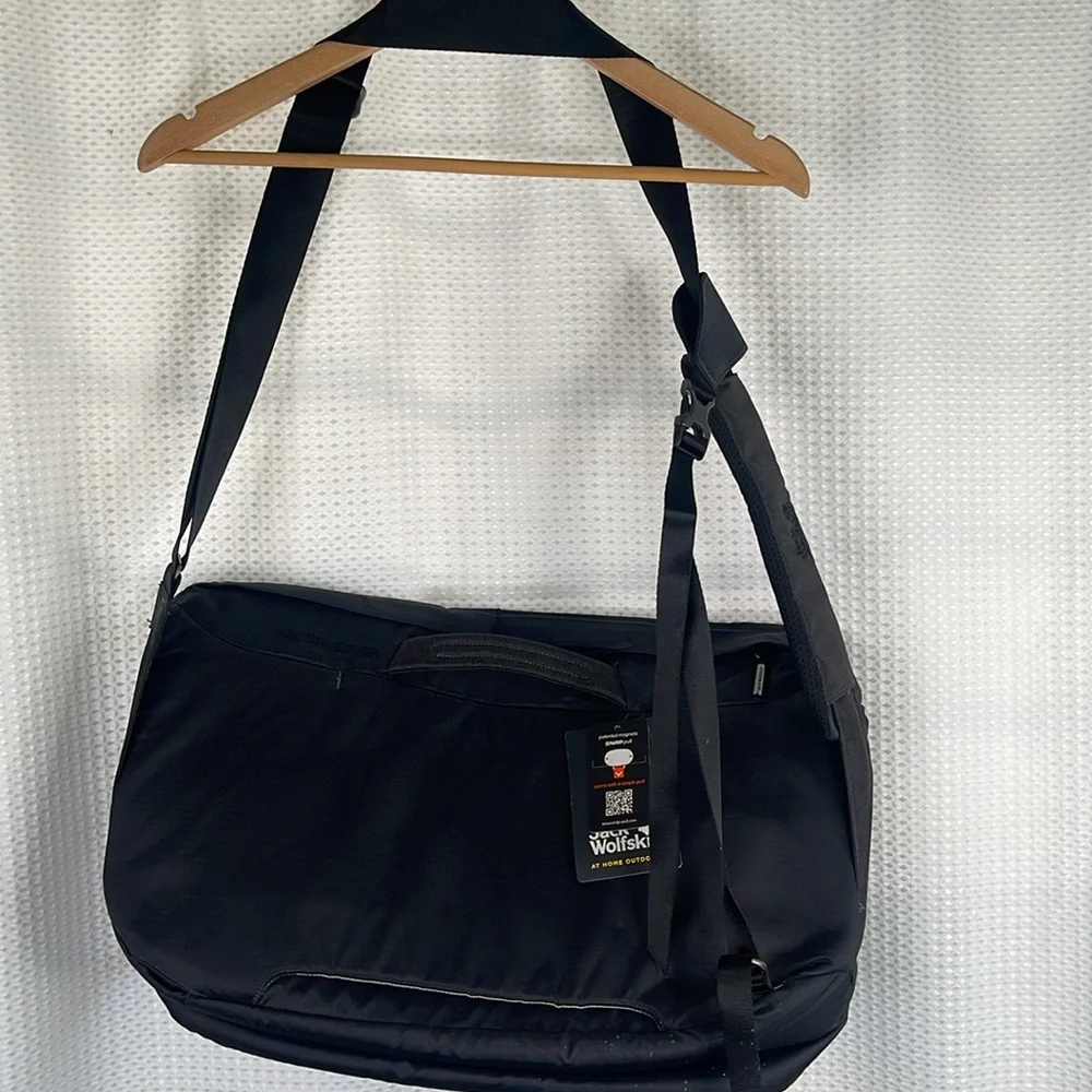 Jack Wolfskin Wool Tech Messenger Bag Laptop Crossbody School Work NWT